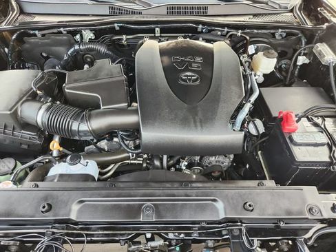 Used 2023 Toyota Tacoma SR5 RWD image 31