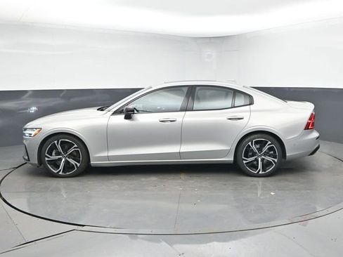 Used 2024 Volvo S60 B5 Ultimate image 5