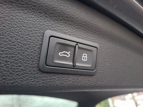 Certified 2025 Audi Q3 2.0T Premium Plus w/ Premium Plus Package image 31