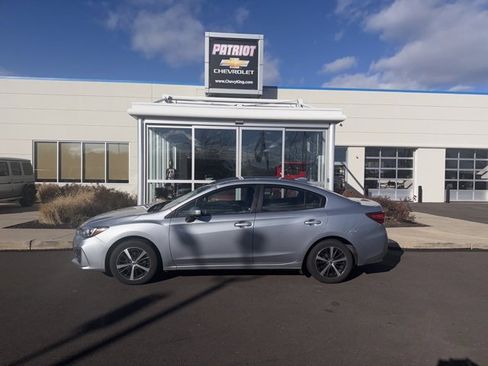 Used 2019 Subaru Impreza 2.0i Premium image 1