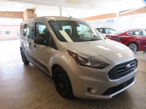 Used 2022 Ford Transit Connect XLT image 3