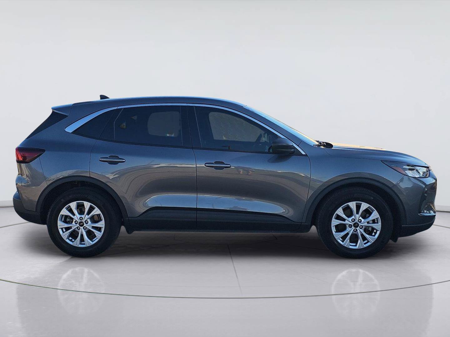 Used 2023 Ford Escape Active w/ Cold Weather Package FWD image 6