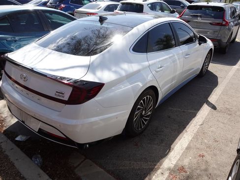 Used 2022 Hyundai Sonata Limited FWD image 3