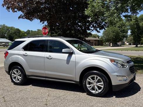 Used 2017 Chevrolet Equinox LT w/ Convenience Package AWD/4WD image 2