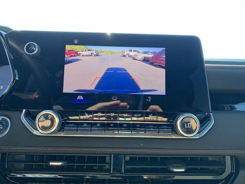 Used 2024 Chevrolet Colorado Z71 w/ Z71 Convenience Package 2 image 23