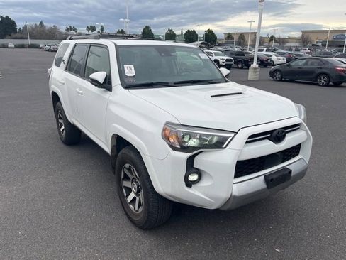 Used 2023 Toyota 4Runner TRD Off-Road Premium image 3