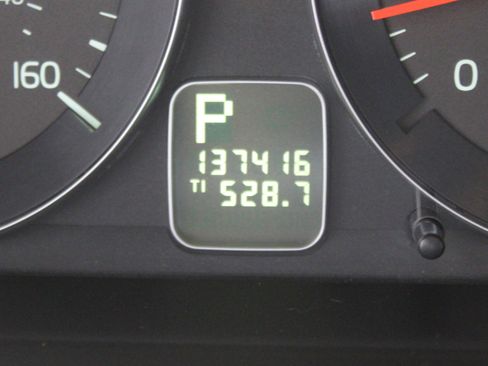 Used 2011 Volvo V50 T5 image 11