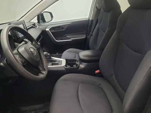 Used 2019 Toyota RAV4 LE FWD image 17