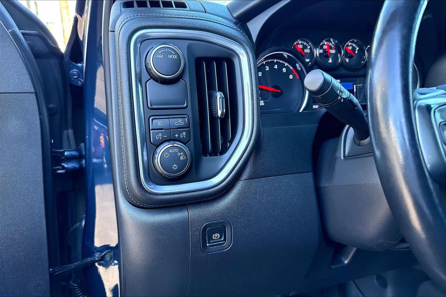 Used 2021 Chevrolet Silverado 1500 RST w/ Bed Protection Package RWD image 33