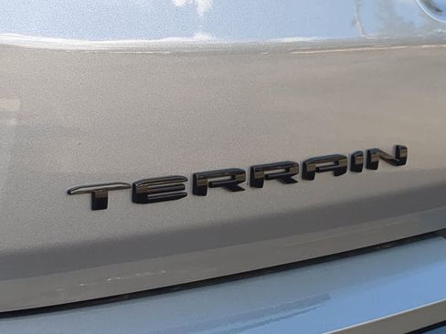 Used 2023 GMC Terrain SLE w/ Driver Convenience Package image 12