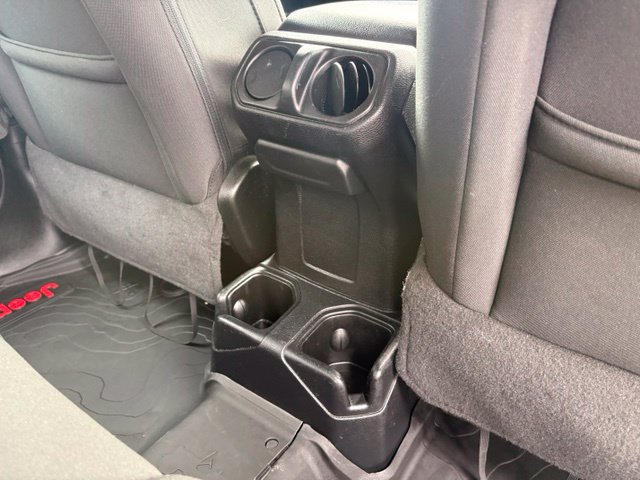 Used 2021 Jeep Wrangler Unlimited Sport AWD/4WD image 26