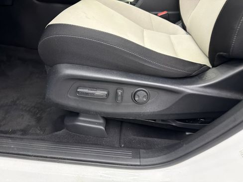 Used 2024 Honda CR-V EX image 10