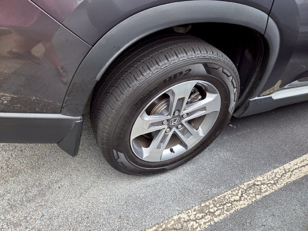 Used 2025 Honda Pilot EX-L image 9