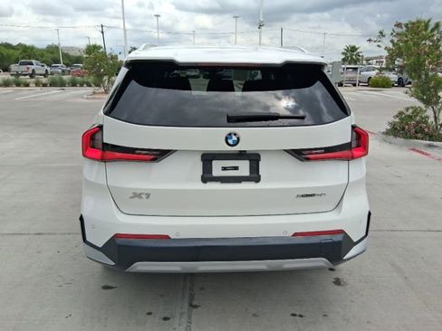 Used 2025 BMW X1 xDrive28i w/ Convenience Package AWD/4WD image 5