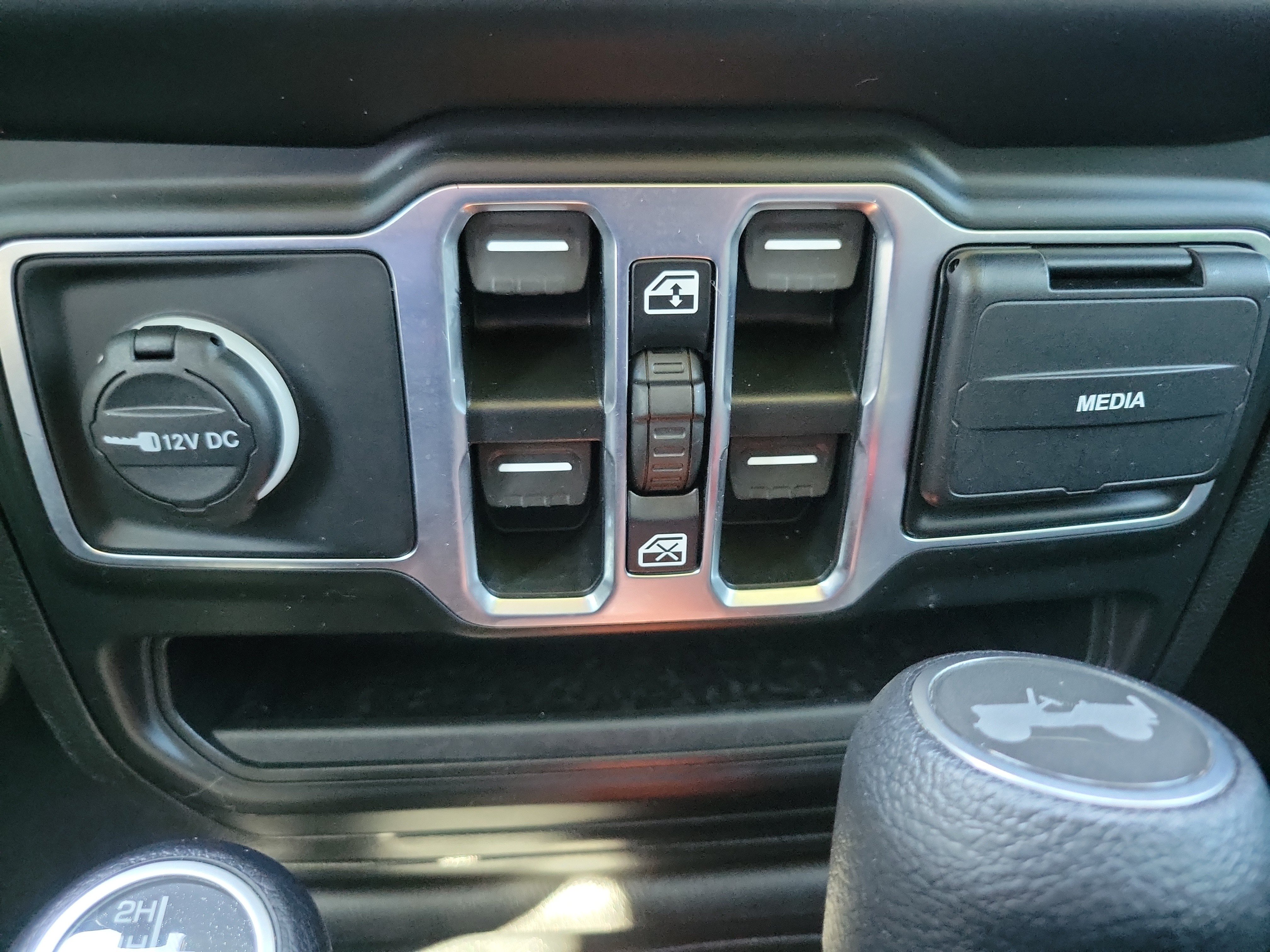 Used 2021 Jeep Wrangler Unlimited Sahara w/ LED Lighting Group AWD/4WD image 31