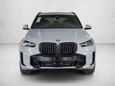 New 2026 BMW X5 xDrive40i w/ M Sport Package AWD/4WD image 2