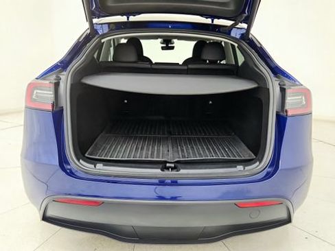 Used 2023 Tesla Model Y Performance AWD/4WD image 29