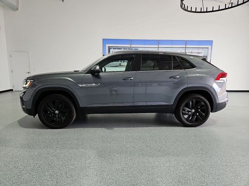 Certified 2022 Volkswagen Atlas Cross Sport SE w/ Black Wheel Package AWD/4WD image 5