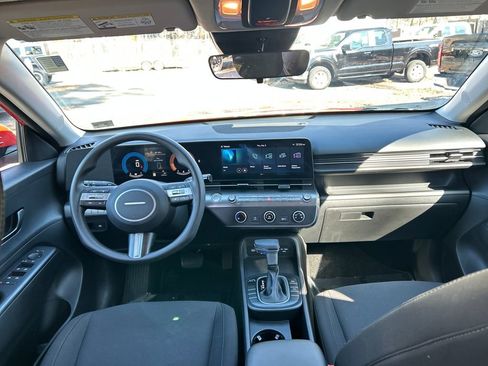Used 2024 Hyundai Kona SE image 27