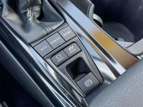 Certified 2025 Toyota Camry SE image 33