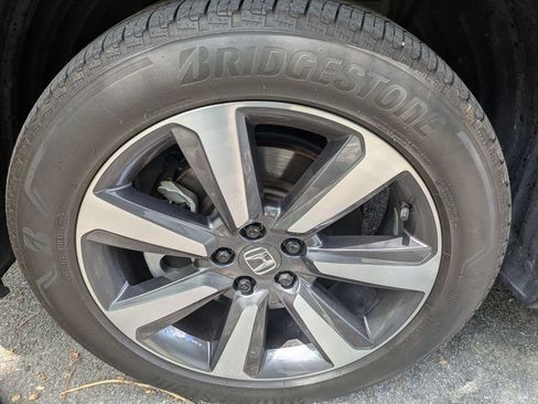 Used 2024 Honda Pilot Touring image 27