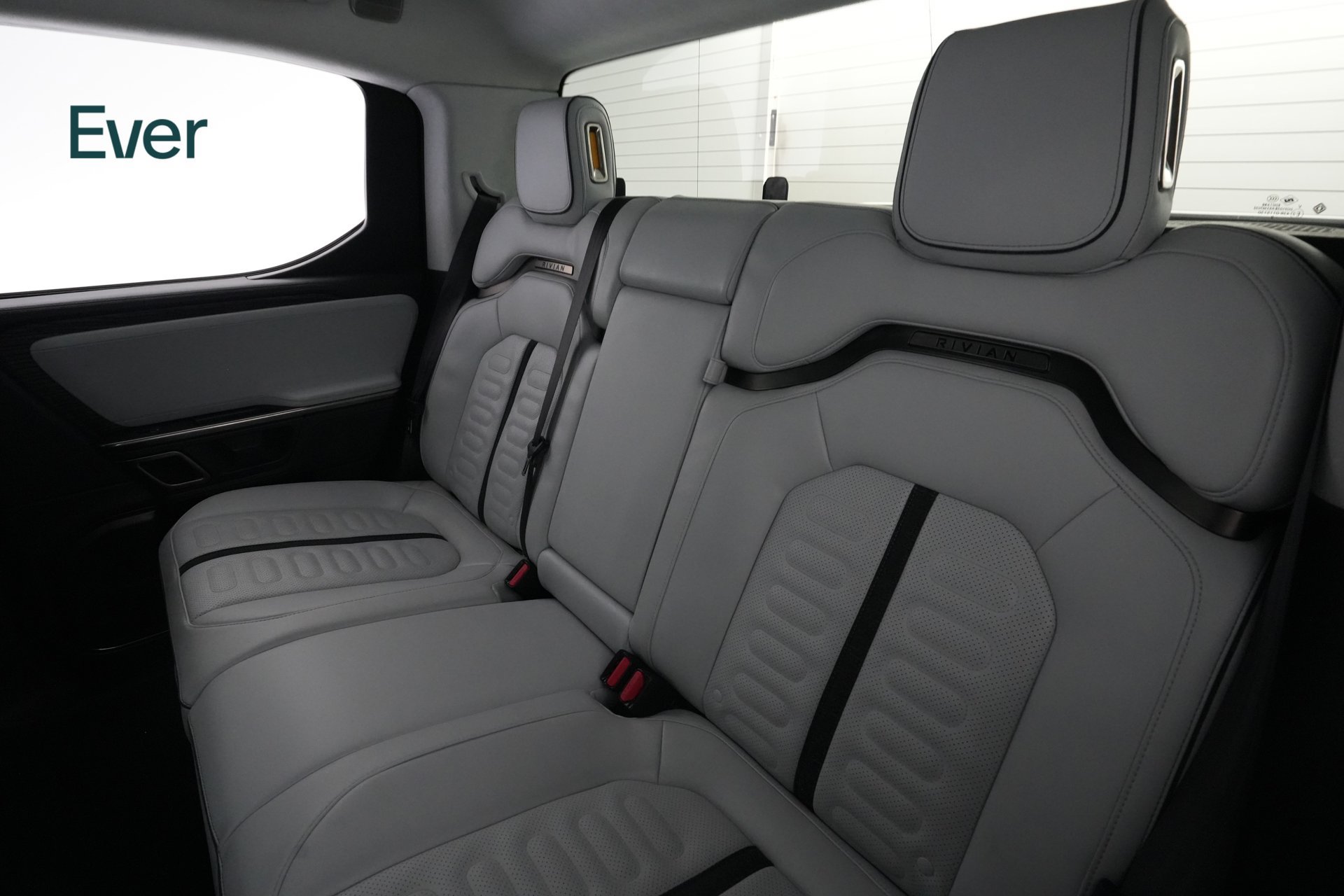 Used 2022 Rivian R1T Adventure AWD/4WD image 24