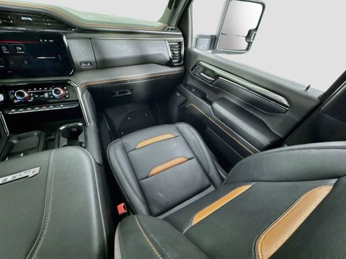 Used 2024 GMC Sierra 2500 AT4 w/ AT4 Premium Plus Package AWD/4WD image 15