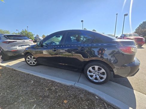 Used 2011 MAZDA MAZDA3 i Sport FWD image 2