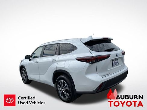 Certified 2024 Toyota Highlander XLE AWD/4WD image 6