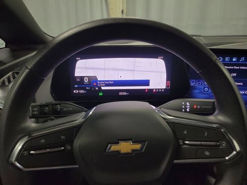 Used 2025 Chevrolet Equinox EV LT image 14