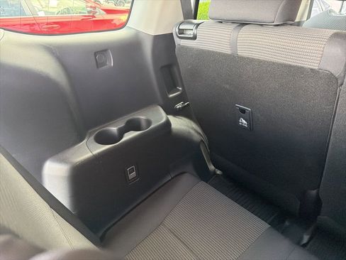 Used 2023 Toyota Highlander L FWD image 21
