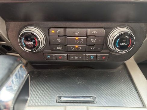 Used 2019 Ford F150 Lariat w/ Equipment Group 502A Luxury image 34