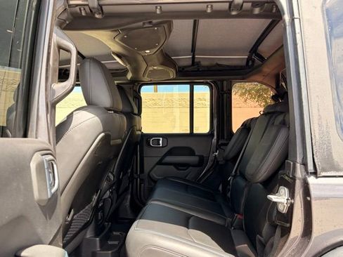 Used 2025 Jeep Wrangler Unlimited Rubicon 4xe w/ Safety Group AWD/4WD image 15