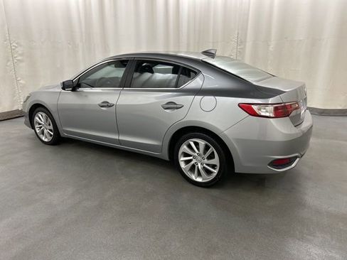 Used 2017 Acura ILX FWD image 3