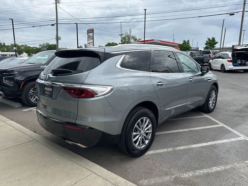 Used 2024 Buick Enclave Essence AWD/4WD image 7