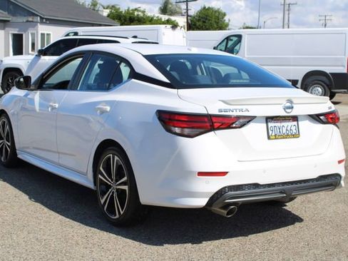 Used 2022 Nissan Sentra SR w/ Electronics Package FWD image 3