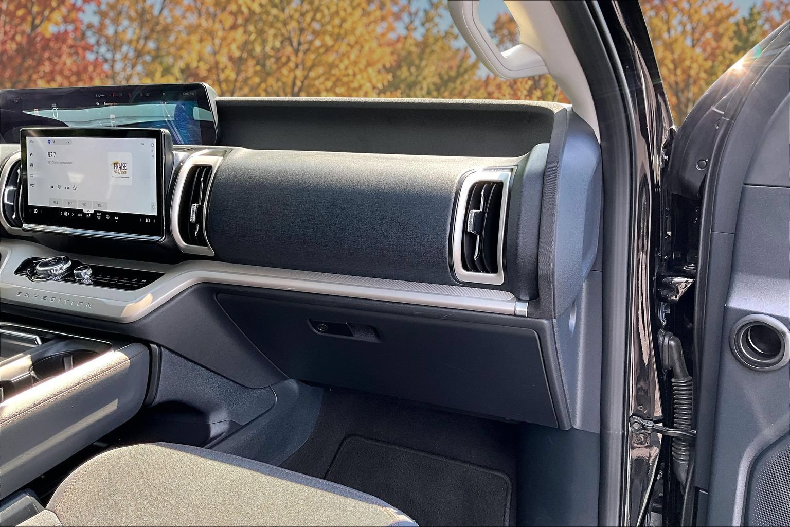 Certified 2025 Ford Expedition Active RWD image 19