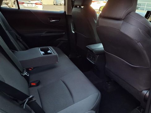 Certified 2021 Toyota Venza LE w/ Carpet Mat Package (TMS) image 22