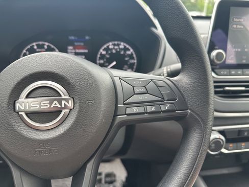 Used 2025 Nissan Altima 2.5 S FWD image 14