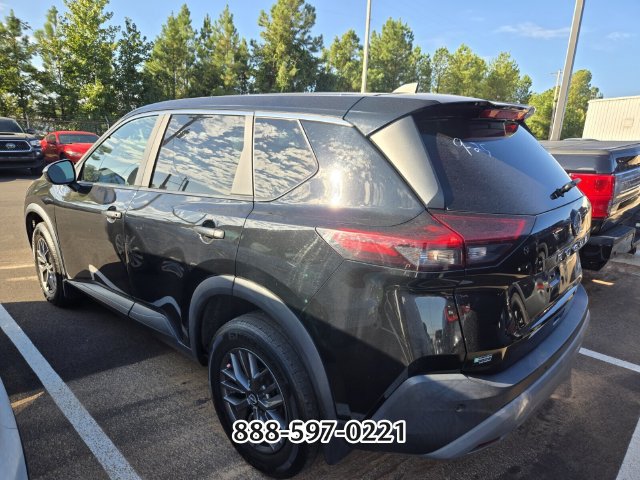 Used 2023 Nissan Rogue S AWD/4WD image 2