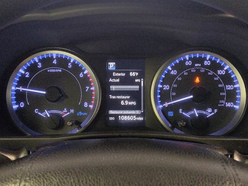 Used 2019 Toyota Highlander LE image 23