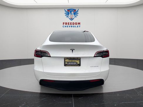 Used 2022 Tesla Model Y Long Range image 5