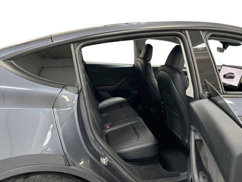 Certified 2023 Tesla Model Y Long Range AWD/4WD image 11