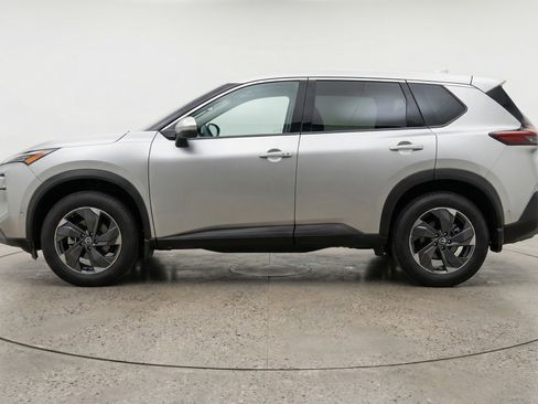 Used 2025 Nissan Rogue SV image 5