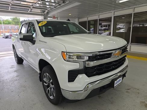 Certified 2024 Chevrolet Silverado 1500 LT AWD/4WD image 7