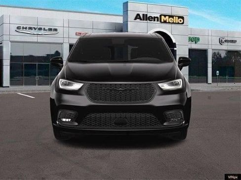 New 2023 Chrysler Pacifica Touring-L w/ S Appearance Package image 12