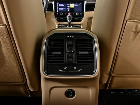 New 2025 Porsche Macan image 20