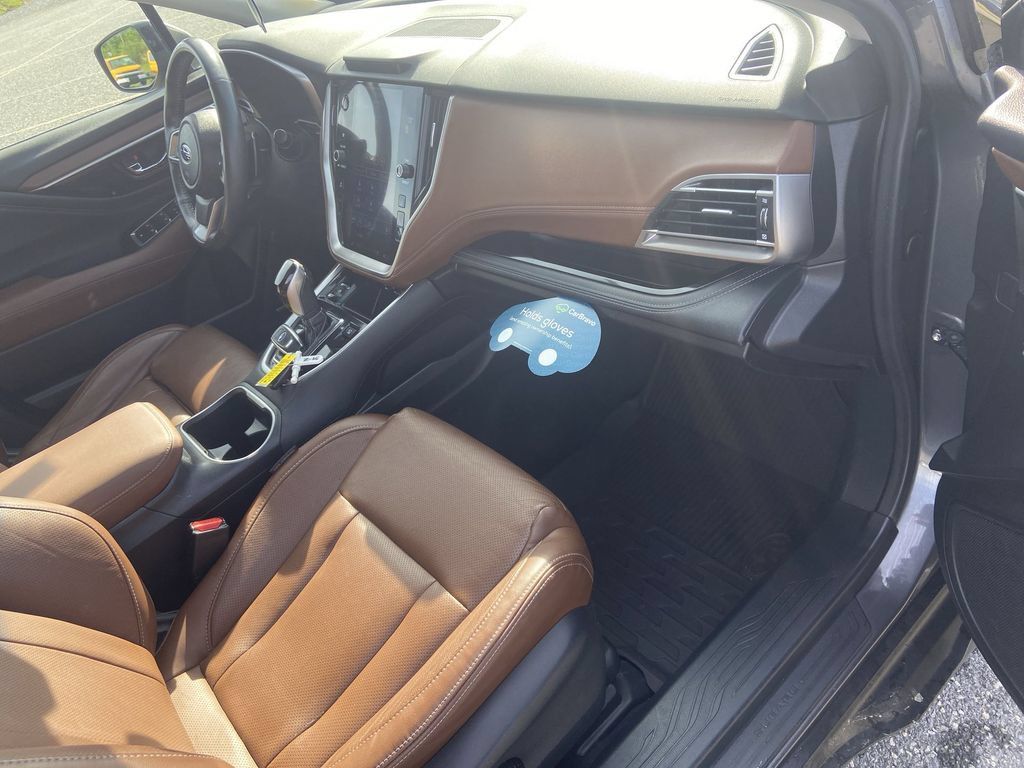 Used 2020 Subaru Outback Touring AWD/4WD image 30