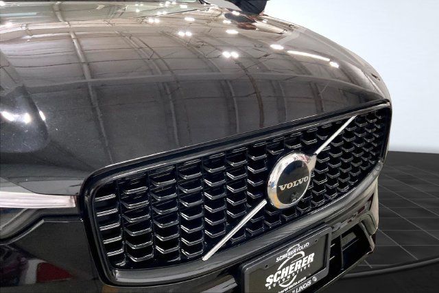 Used 2024 Volvo XC60 B5 Plus AWD/4WD image 31