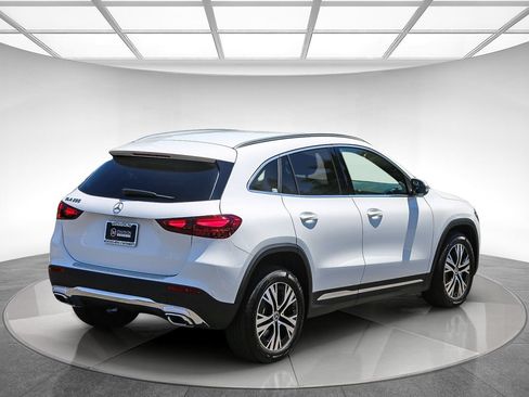 Certified 2026 Mercedes-Benz GLA 250 image 4